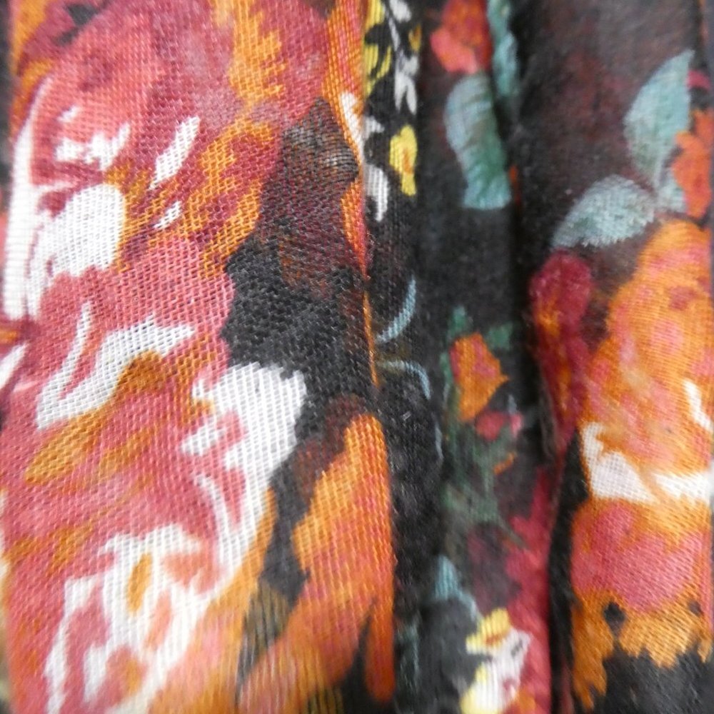 Floral Infinity Scarf - Picture 4 of 6